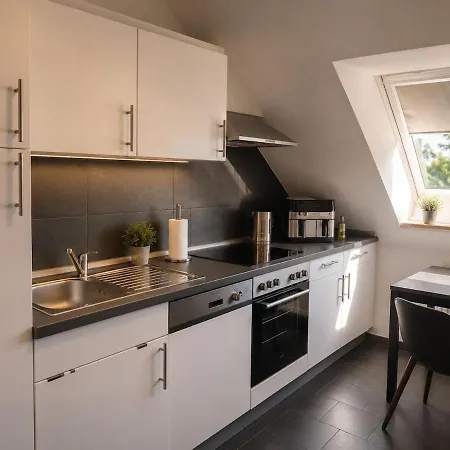 Gemuetliche 3 Zimmer- Gaestewohnung Fuer 4 Personen Mit Sonnigem Balkon Apartamento *