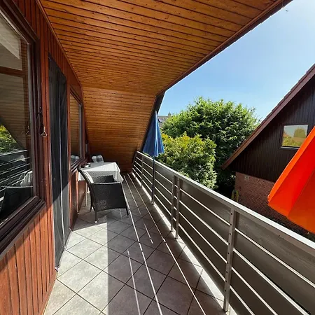 Gemuetliche 3 Zimmer- Gaestewohnung Fuer 4 Personen Mit Sonnigem Balkon דירה *